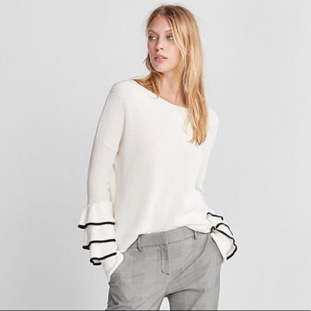 Sweater with ruffled sleeves